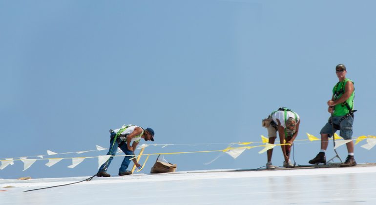 Springfield hiring roofers